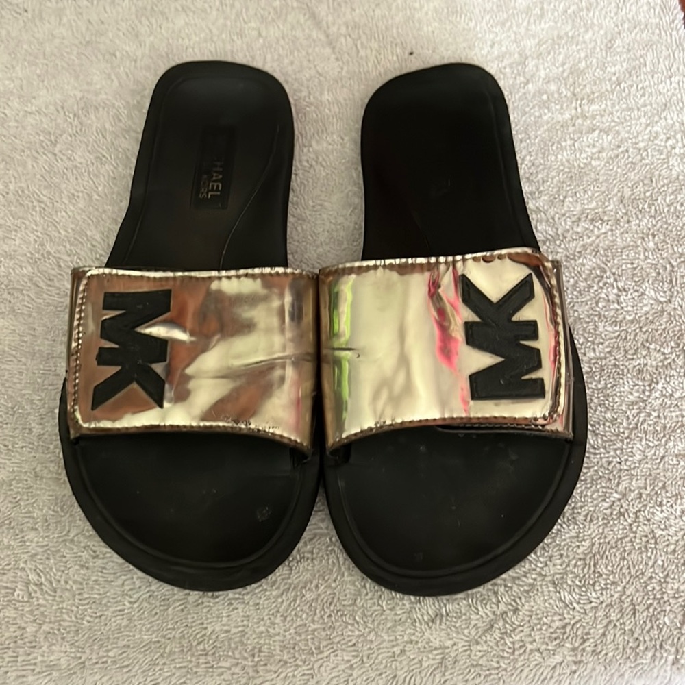 Michael Michael Kors Shiny Gold Slides